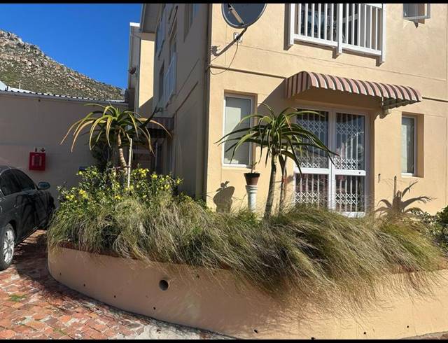 1 BEDROOM PROPERTY TO RENT IN FISH HOEK